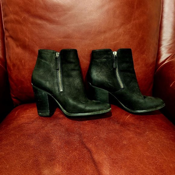 Michael Kors Denver Zippered Ankle Boot -7 - Picture 4 of 7